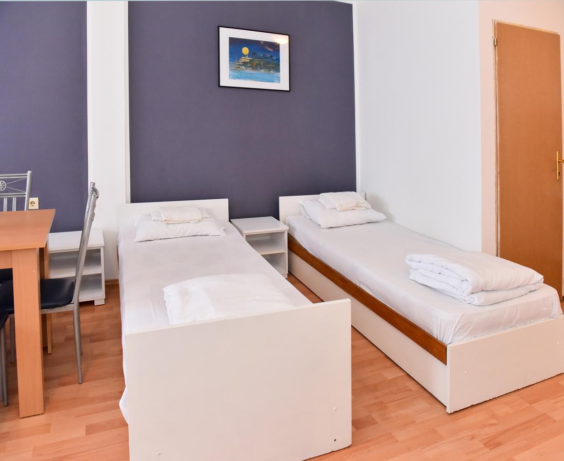 Hostel Milkaza Novi Sad Exterior foto