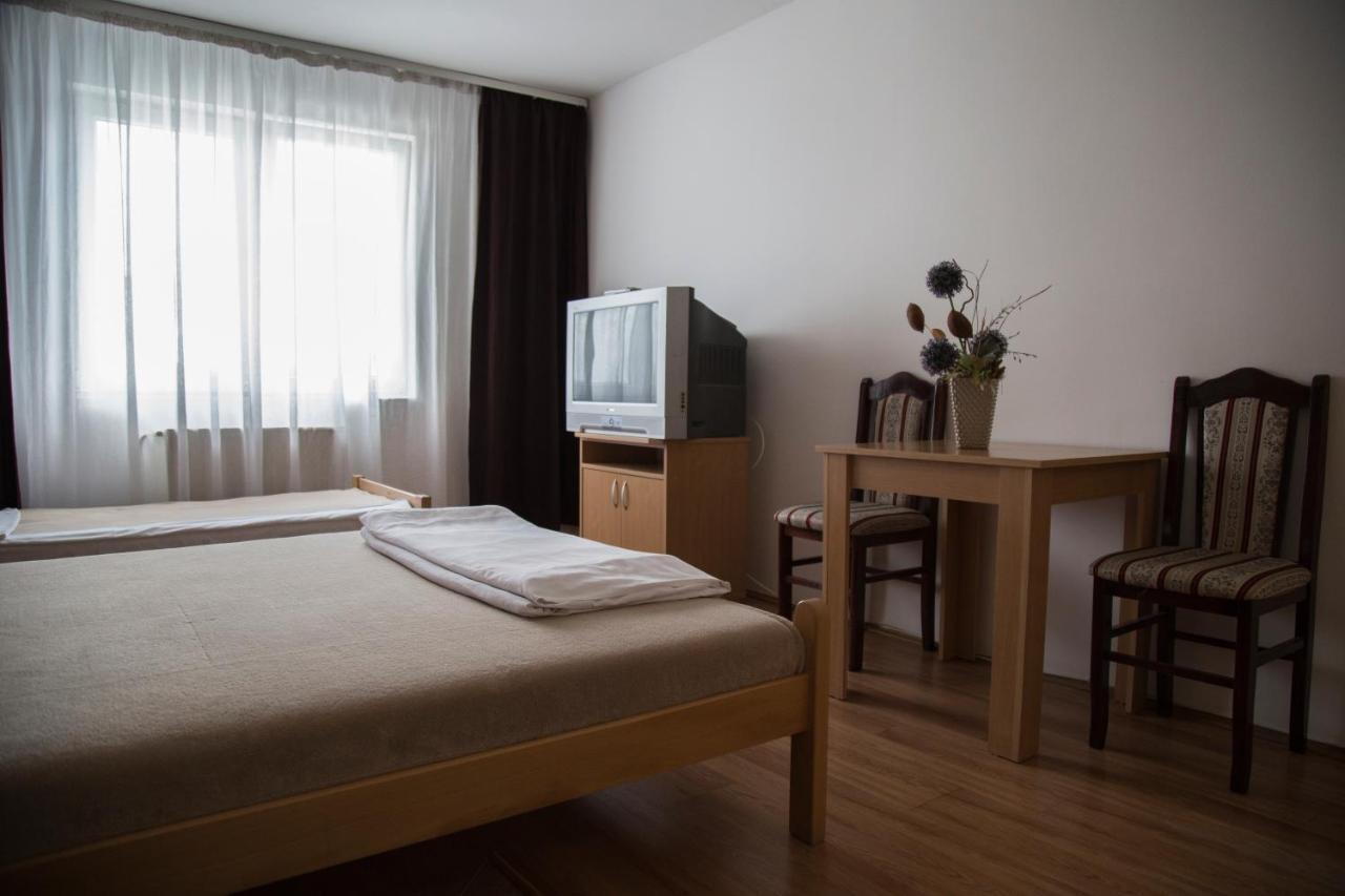 Hostel Milkaza Novi Sad Exterior foto